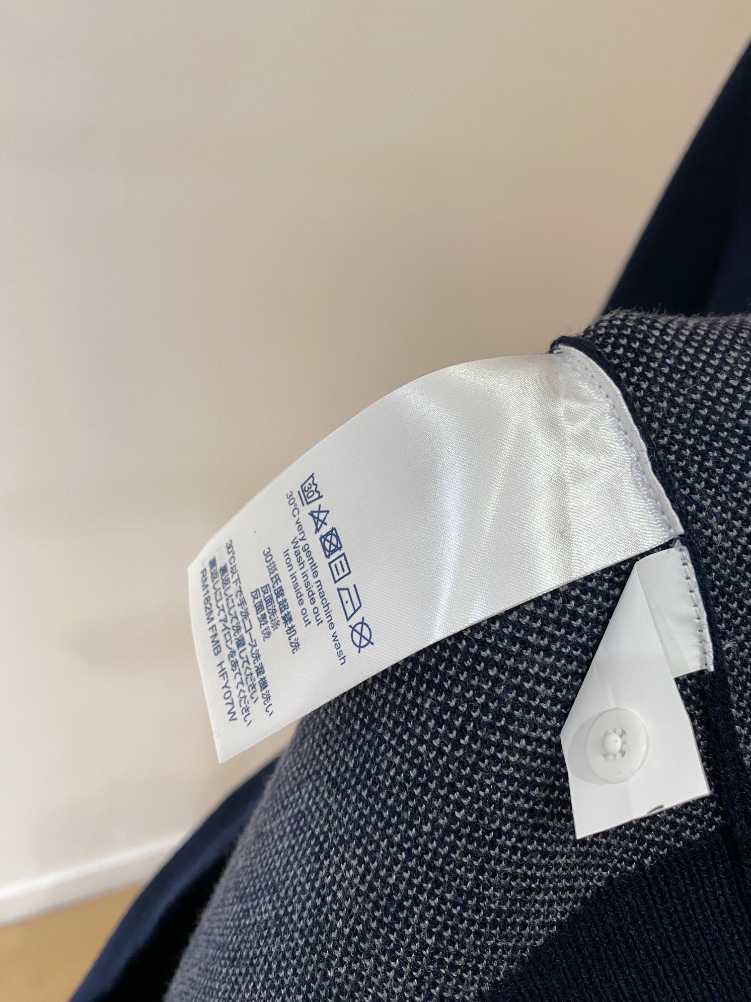 普拉达 毛衣 2025秋冬最新系列，专柜1:1顶级复刻，全品相！加厚款，潮人必备单品！懂货的老铁赶紧下手