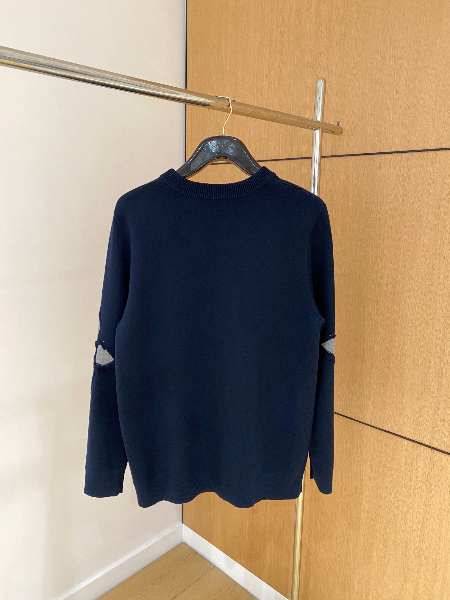 普拉达 毛衣 2025秋冬最新系列，专柜1:1顶级复刻，全品相！加厚款，潮人必备单品！懂货的老铁赶紧下手