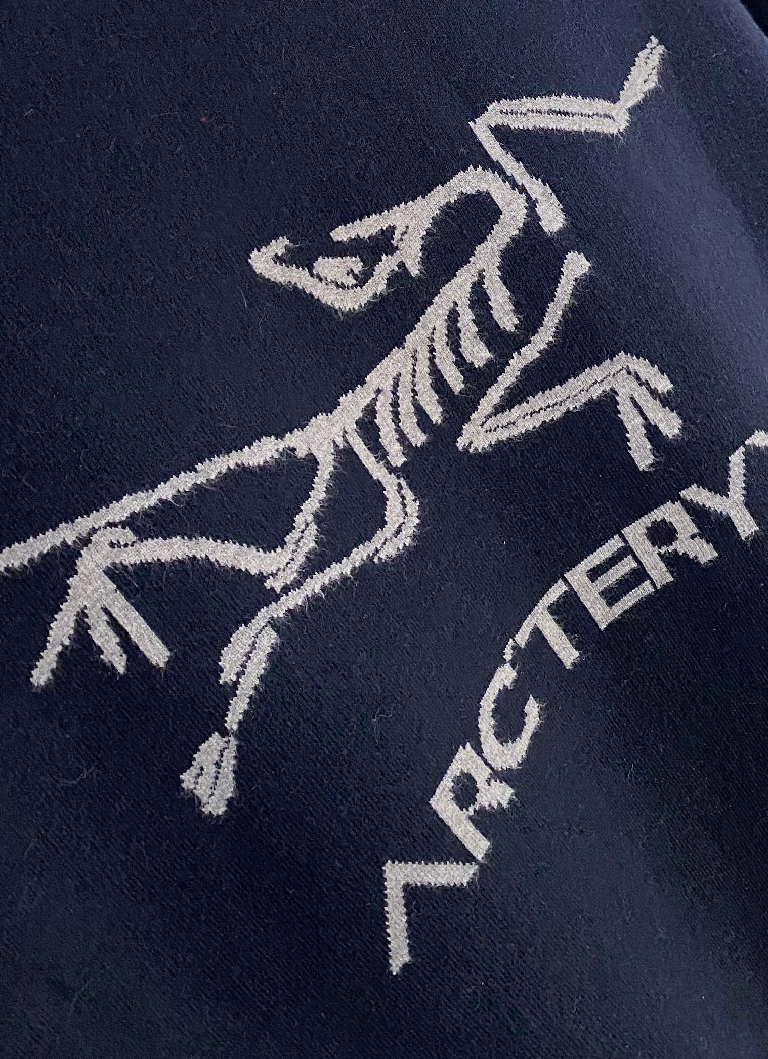 始祖鸟 毛衣 2025秋冬最新系列，专柜1:1顶级复刻，全品相！加厚款，潮人必备单品！懂货的老铁赶紧下手