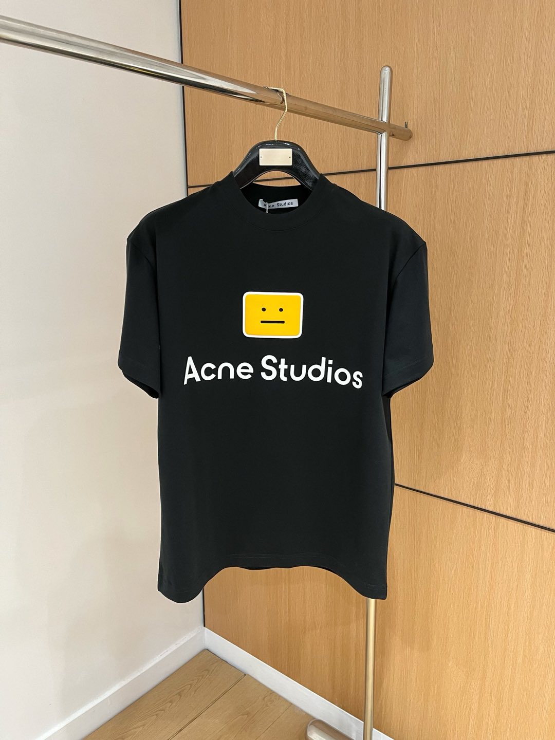 NO:133082,Acne Home 2025 autumn and winter new thickened original single men's casual base short-sleeved T-shirt!  High-end customization, high-end version, fashionable and versatile, loose version, original imported 420g double-strand pure cotton fabric, threaded cuffs, neckline hem, super soft and delicate, skin-friendly and comfortable to wear, high-end boutique, OEM, fine-made top body, very good, men's essential items, three-standard size M-3XL maximum size can be worn about 200 catties, acne studios, T-shirt, tees, t-shirt, alexander wang19860909acne家2025秋冬新款加厚原单男士休闲打底短袖T恤！高端定制 高版本 时尚百搭爆款宽松版型原版进口420克双股纯棉面料 螺纹袖口.领口衣摆 手感超柔软细腻 穿着亲肤舒适 高端精品 代工厂精细做上身非常赞 男士必备单品 三标齐全 尺码M-3XL最大码可穿200斤左右,,acne studios,T-shirt,tees，t-shirt,alexander wang,Men's clothing