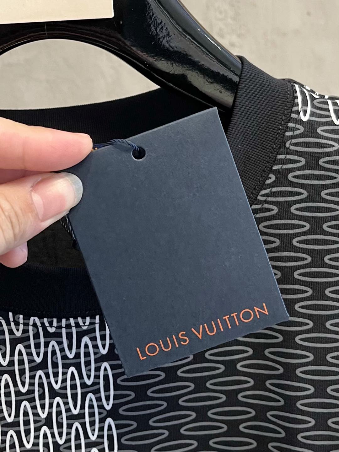  LV  单穿打底都是首选 高定面料 240克纯棉 2025春夏新品短袖🍃时尚经典圆领短袖👍🏻时尚单品设