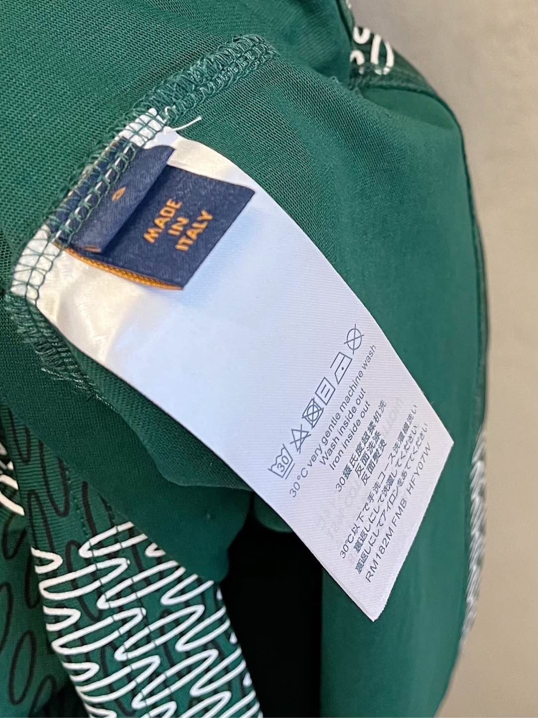  LV  单穿打底都是首选 高定面料 240克纯棉 2025春夏新品短袖🍃时尚经典圆领短袖👍🏻时尚单品设