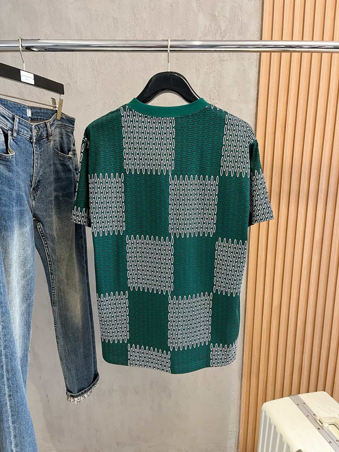  LV  单穿打底都是首选 高定面料 240克纯棉 2025春夏新品短袖🍃时尚经典圆领短袖👍🏻时尚单品设