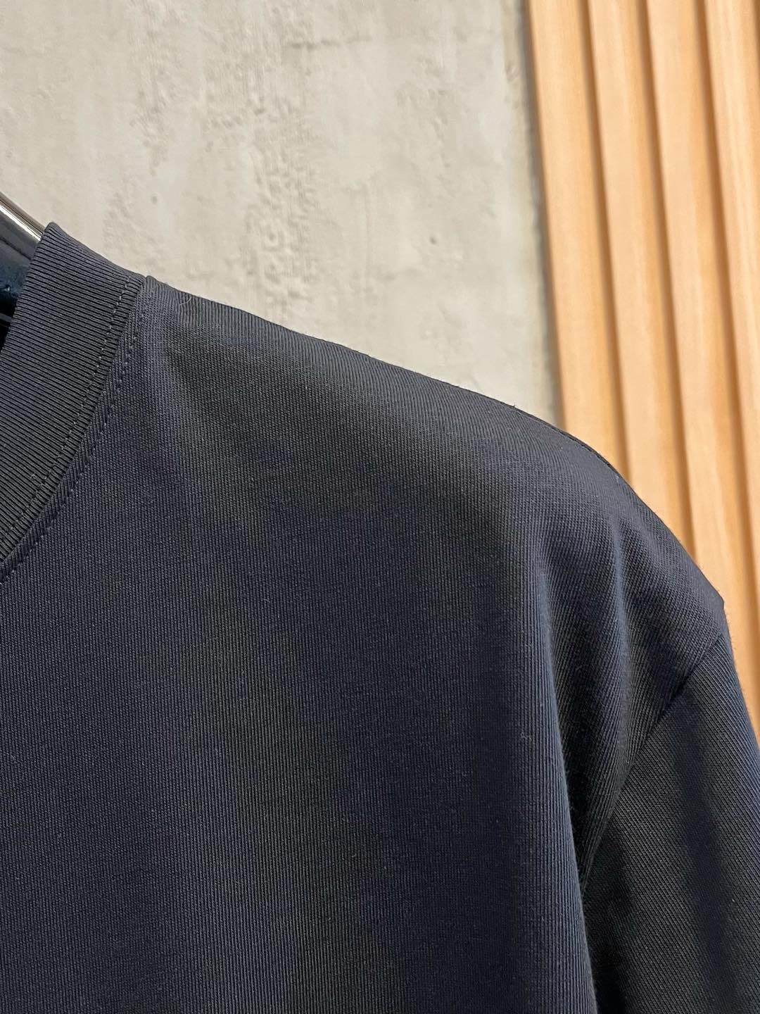  Gucci古驰  单穿打底都是首选 高定面料 240克纯棉 2025春夏新品短袖🍃时尚经典圆领短袖👍🏻