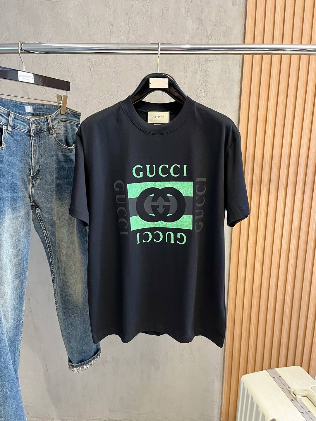  Gucci古驰  单穿打底都是首选 高定面料 240克纯棉 2025春夏新品短袖🍃时尚经典圆领短袖👍🏻