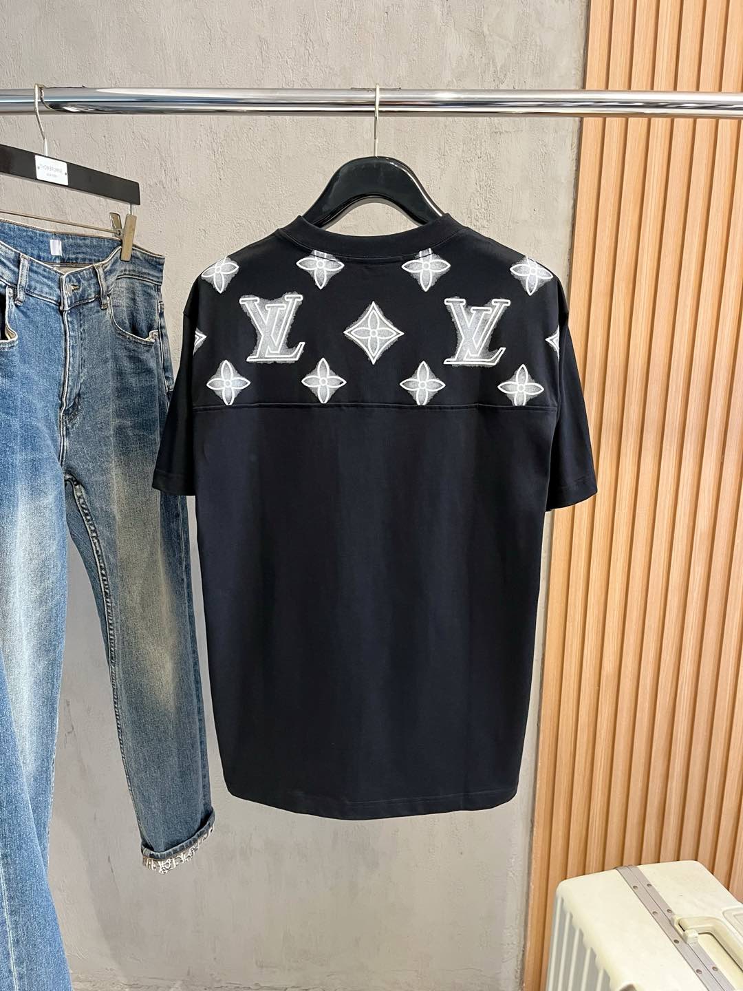  LV  单穿打底都是首选 高定面料 240克纯棉 2025春夏新品短袖🍃时尚经典圆领短袖👍🏻时尚单品设