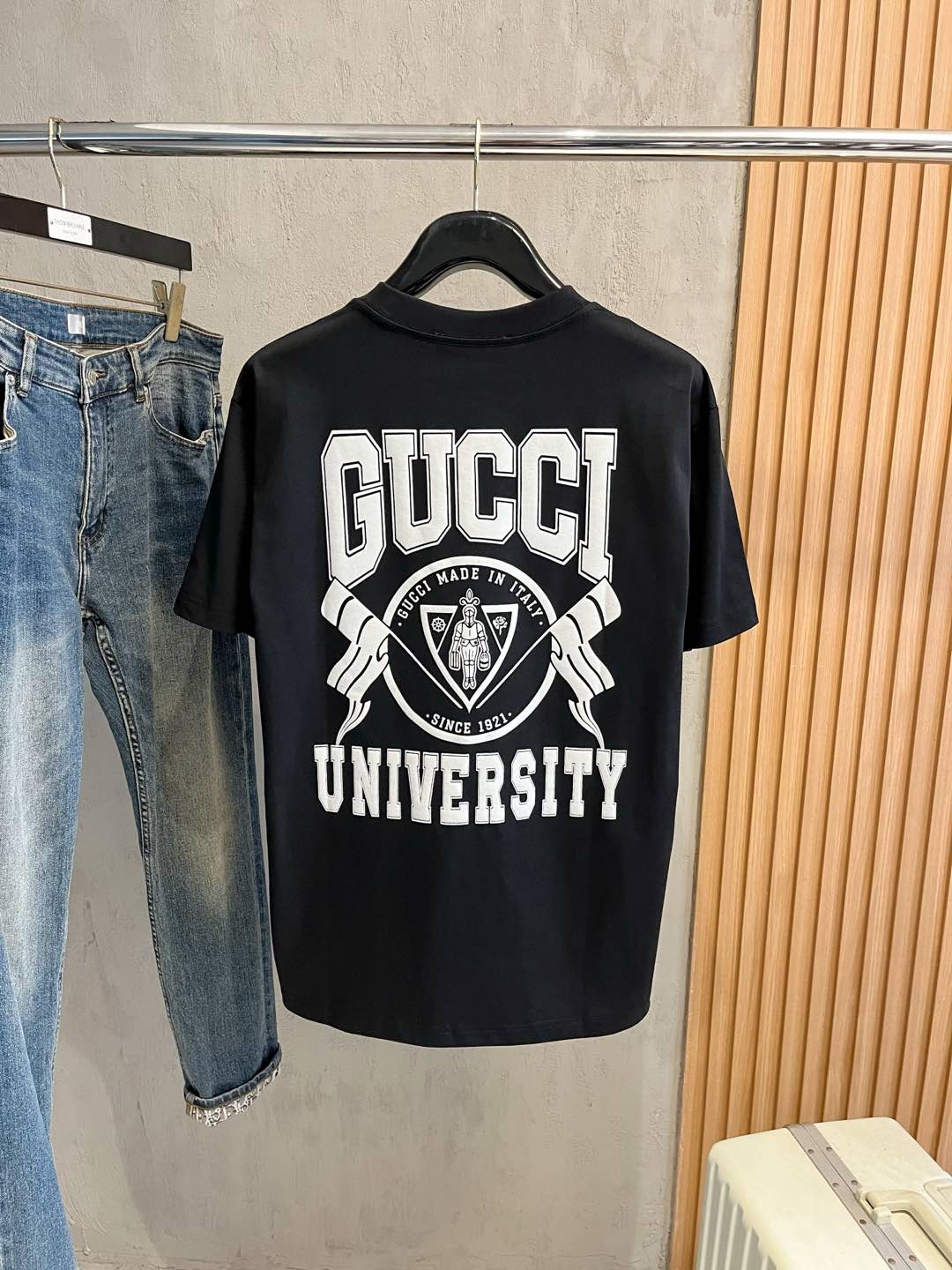  Gucci古驰  单穿打底都是首选 高定面料 240克纯棉 2025春夏新品短袖🍃时尚经典圆领短袖👍🏻