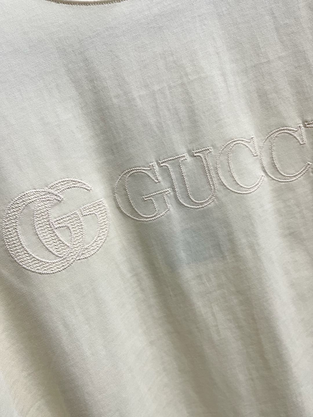  Gucci古驰  单穿打底都是首选 高定面料 240克纯棉 2025春夏新品短袖🍃时尚经典圆领短袖👍🏻