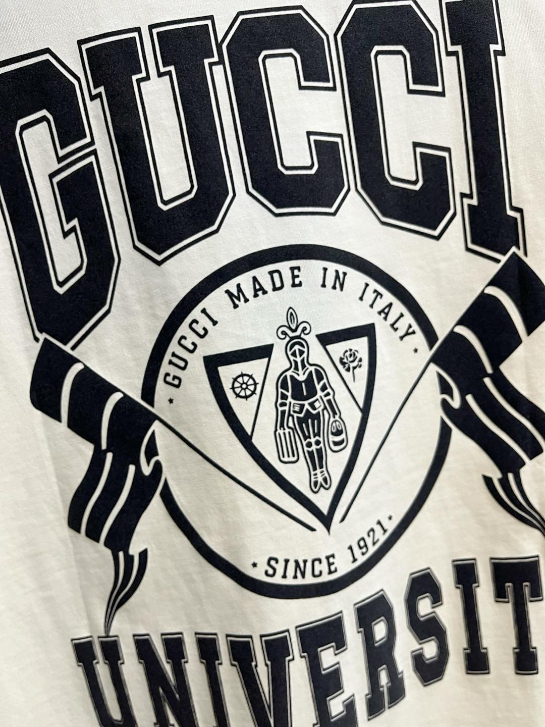  Gucci古驰  单穿打底都是首选 高定面料 240克纯棉 2025春夏新品短袖🍃时尚经典圆领短袖👍🏻