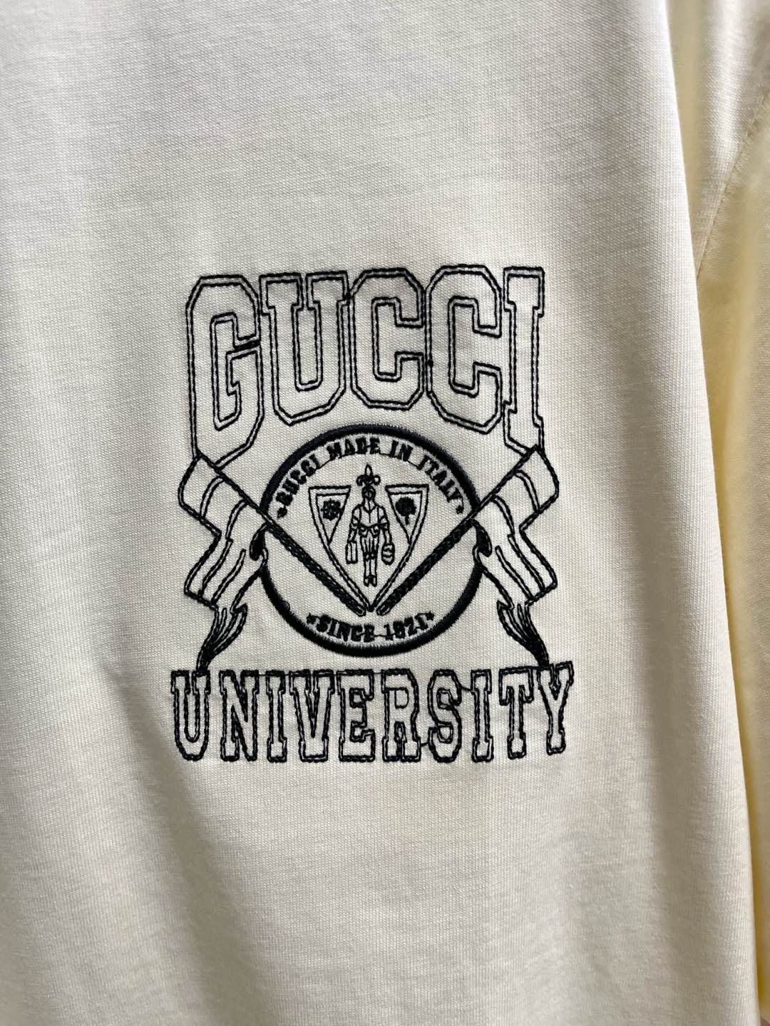  Gucci古驰  单穿打底都是首选 高定面料 240克纯棉 2025春夏新品短袖🍃时尚经典圆领短袖👍🏻