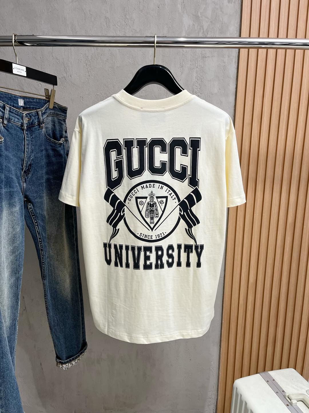  Gucci古驰  单穿打底都是首选 高定面料 240克纯棉 2025春夏新品短袖🍃时尚经典圆领短袖👍🏻