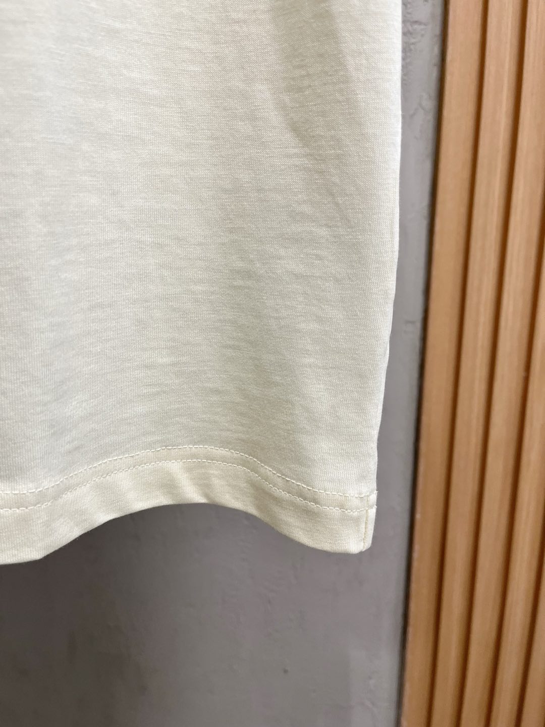  Gucci 古驰  单穿打底都是首选 高定面料 240克纯棉 2025春夏新品短袖🍃时尚经典圆领短袖👍