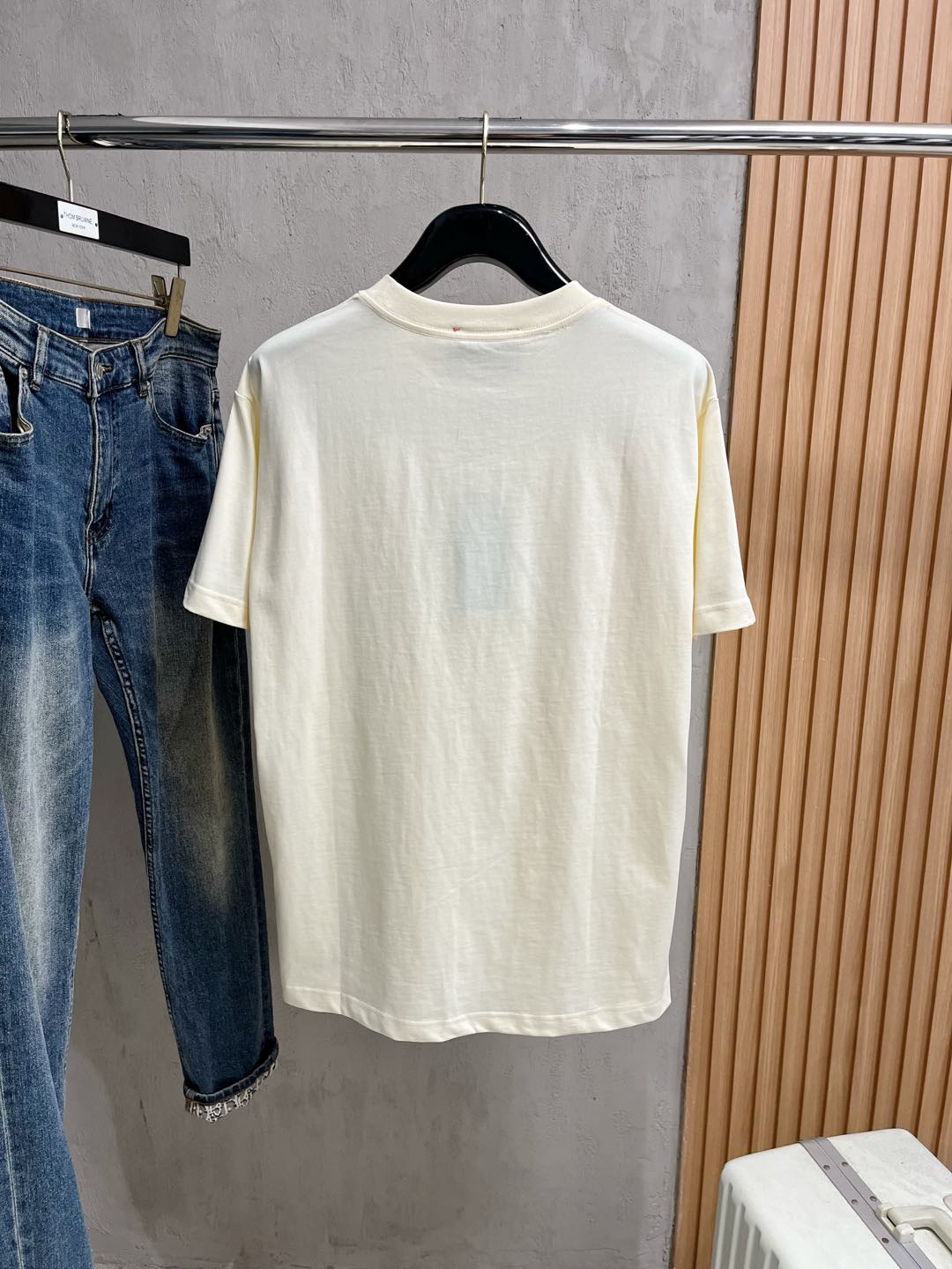  Gucci 古驰  单穿打底都是首选 高定面料 240克纯棉 2025春夏新品短袖🍃时尚经典圆领短袖👍