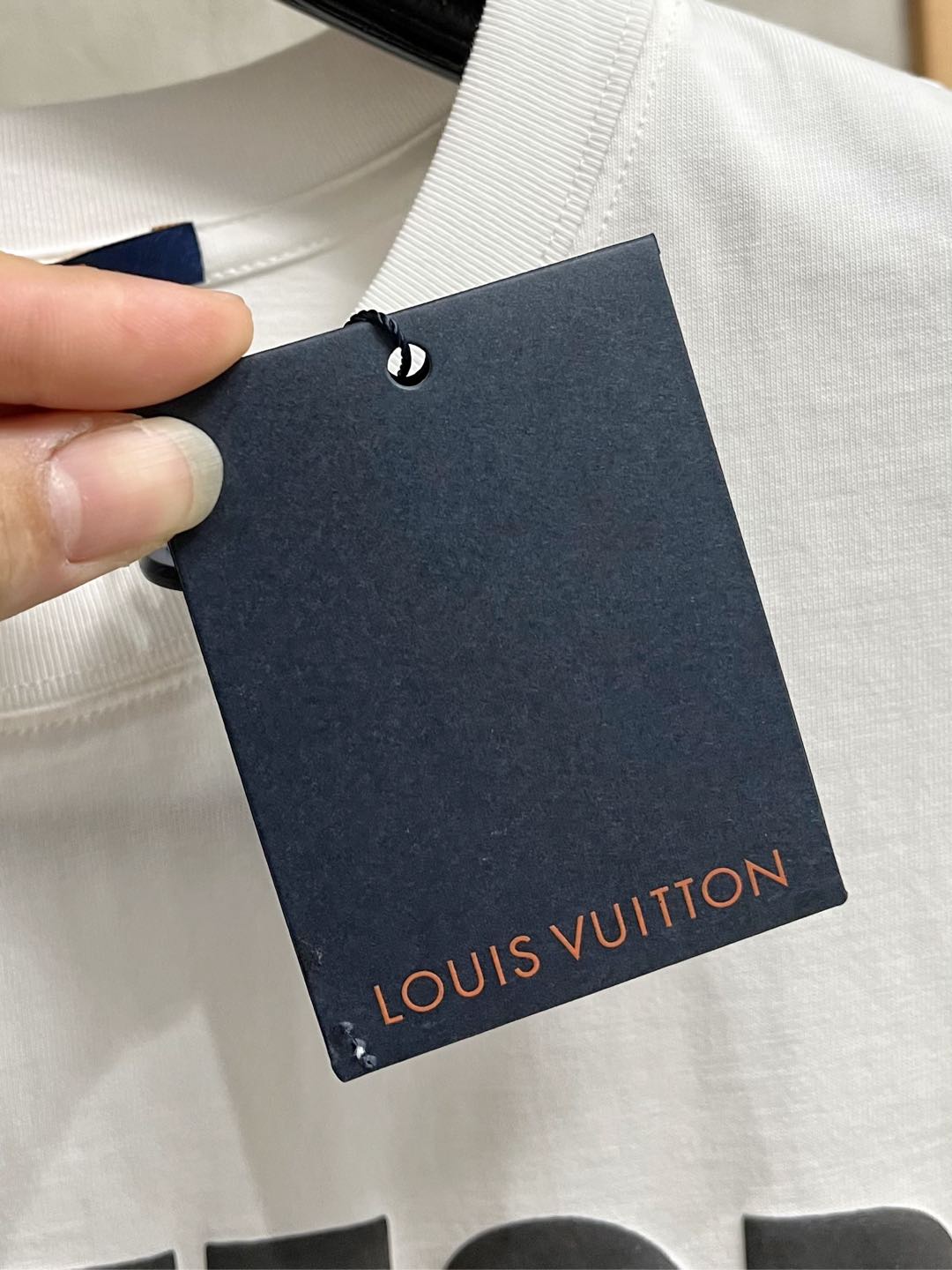  LV  单穿打底都是首选 高定面料 240克纯棉 2025春夏新品短袖🍃时尚经典圆领短袖👍🏻时尚单品设