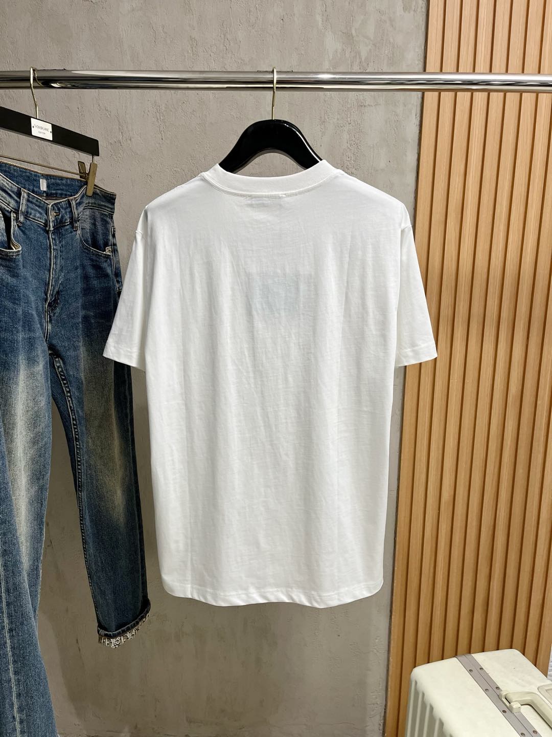  Prada 普拉达  单穿打底都是首选 高定面料 240克纯棉 2025春夏新品短袖🍃时尚经典圆领短袖