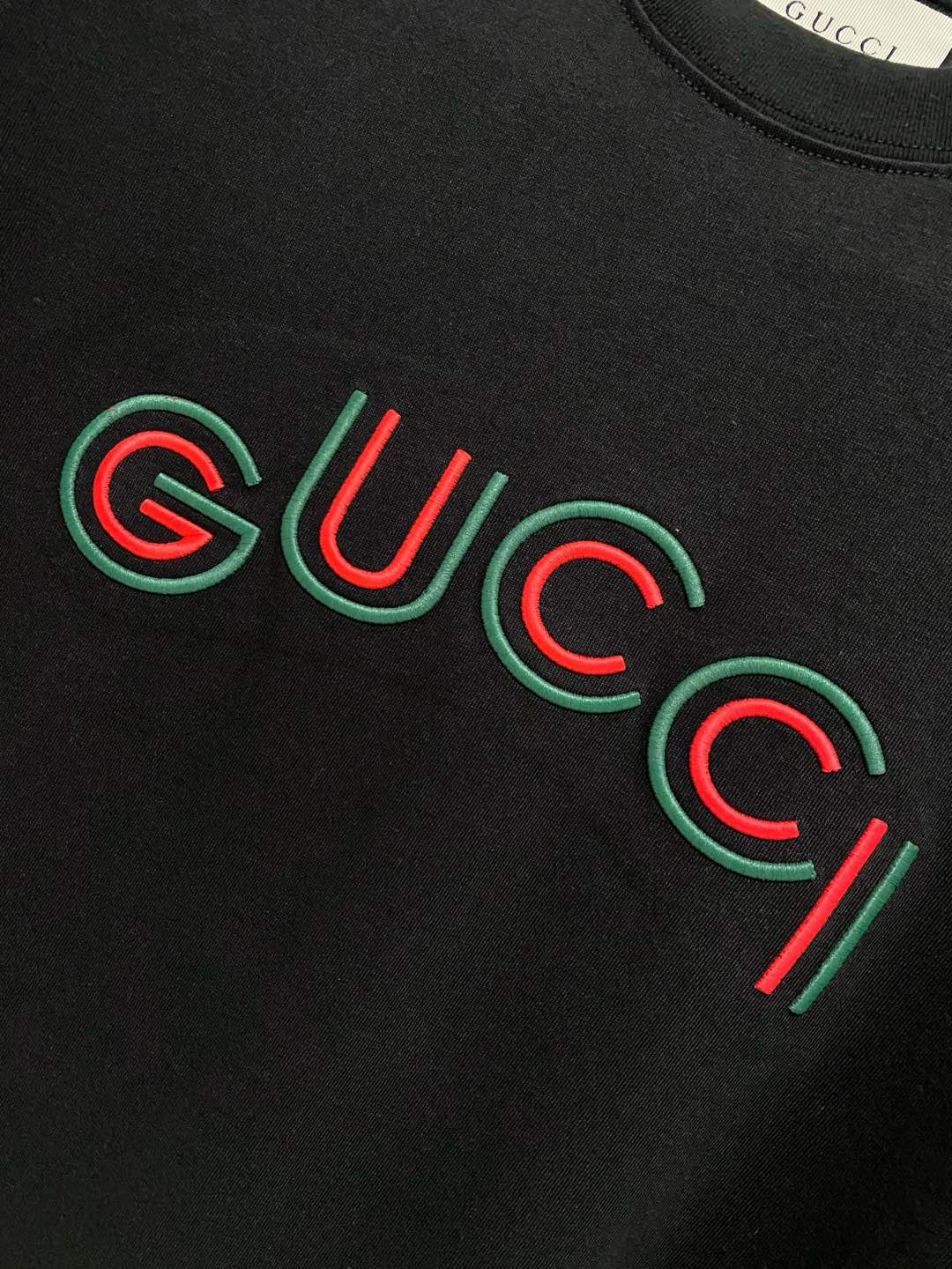   GUCCI古驰 新款短袖 日常出门闭眼搭定制丝光弹力棉面料短袖T恤 魅力在于创造了简约奢华感的时尚,
