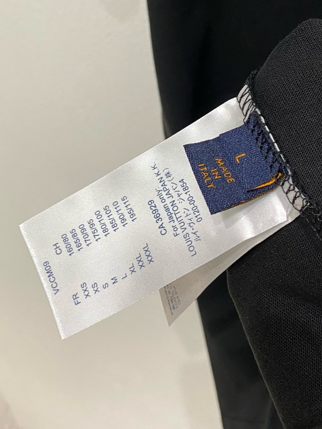  LV 高定面料 玉蚕丝般的丝滑 2025春夏新品上市🍃时尚经典圆领短袖👍🏻时尚单品设计，更加时尚舒适，
