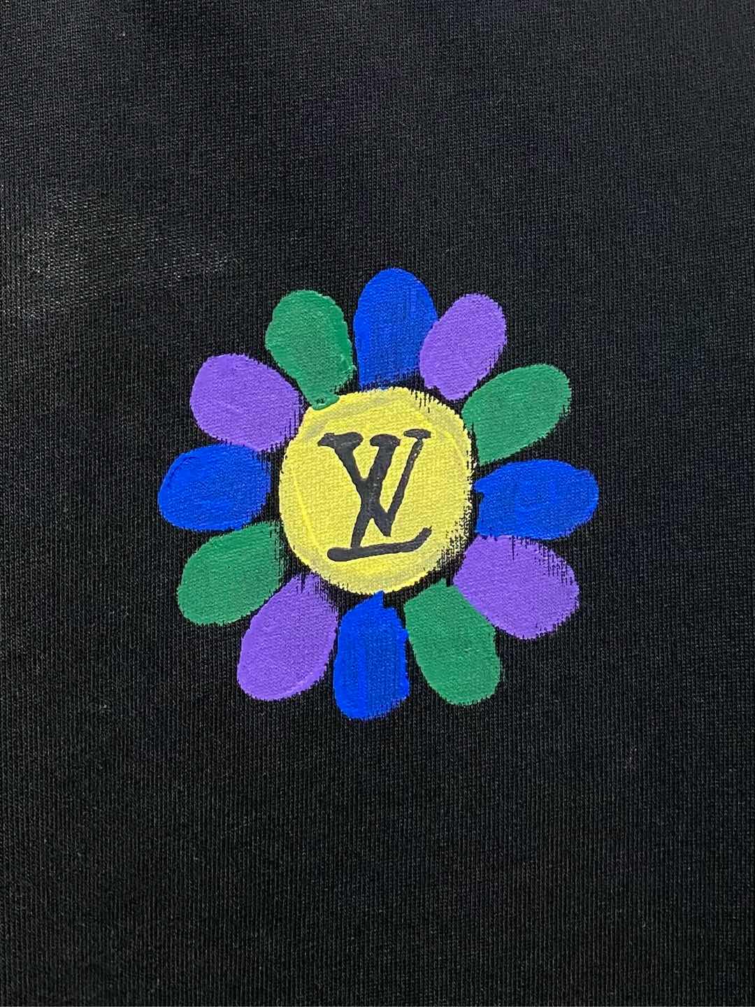  LV 高定面料 玉蚕丝般的丝滑 2025春夏新品上市🍃时尚经典圆领短袖👍🏻时尚单品设计，更加时尚舒适，