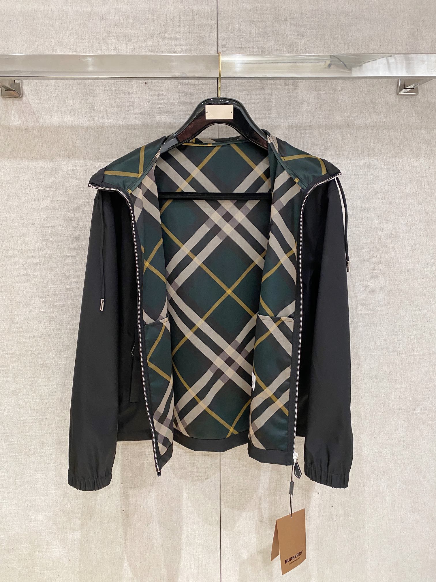 上新 。BBR*新品 无痕内里 顶级品质
官网同款，三标齐全！2025新款男士夹克外套，时尚休闲高端版本