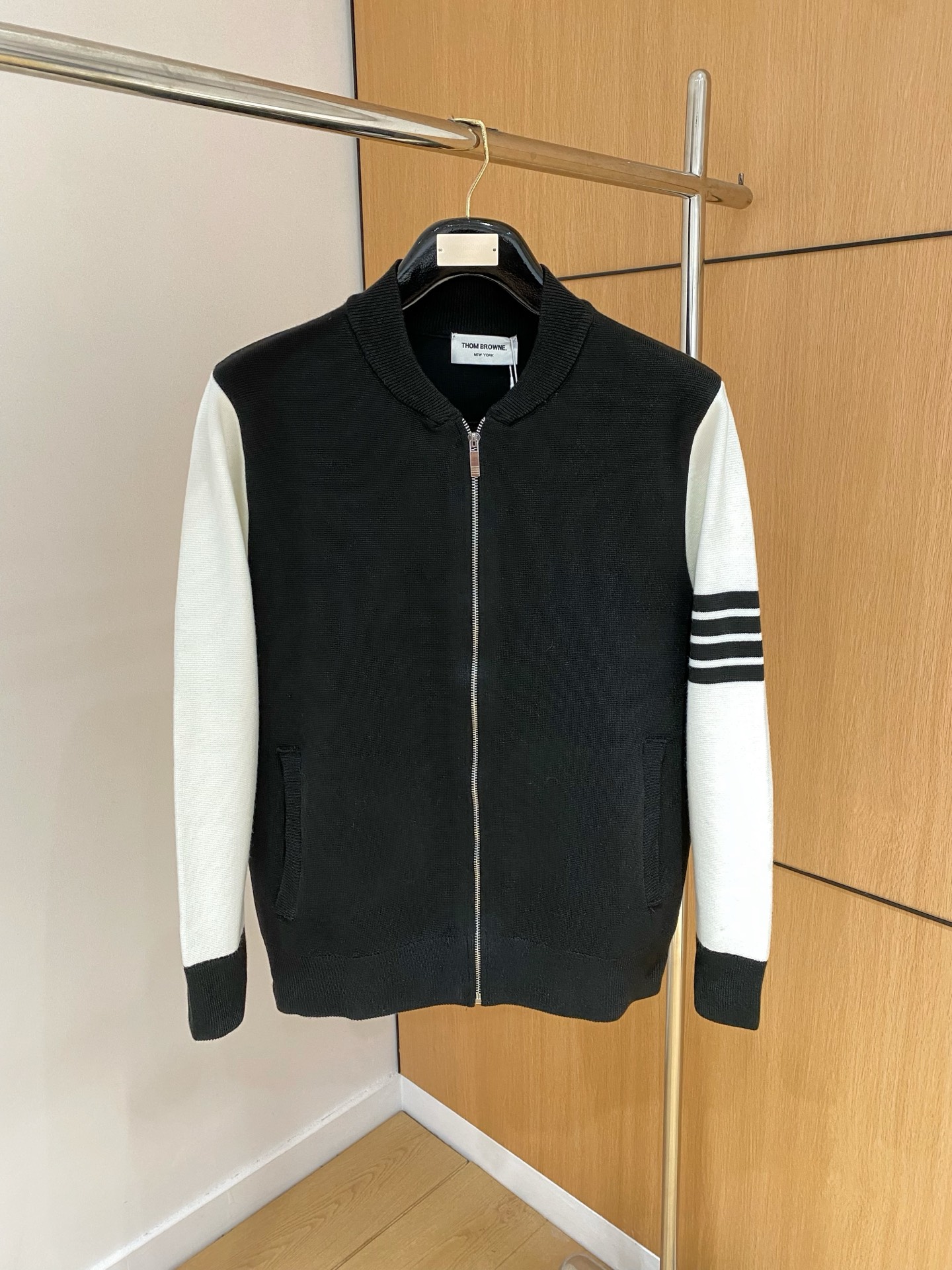 TB 25官网秋冬季最新款开衫毛衣，专柜同步在售爆款！特供羊毛混纺面料.手感舒适.可直接接触皮肤，log