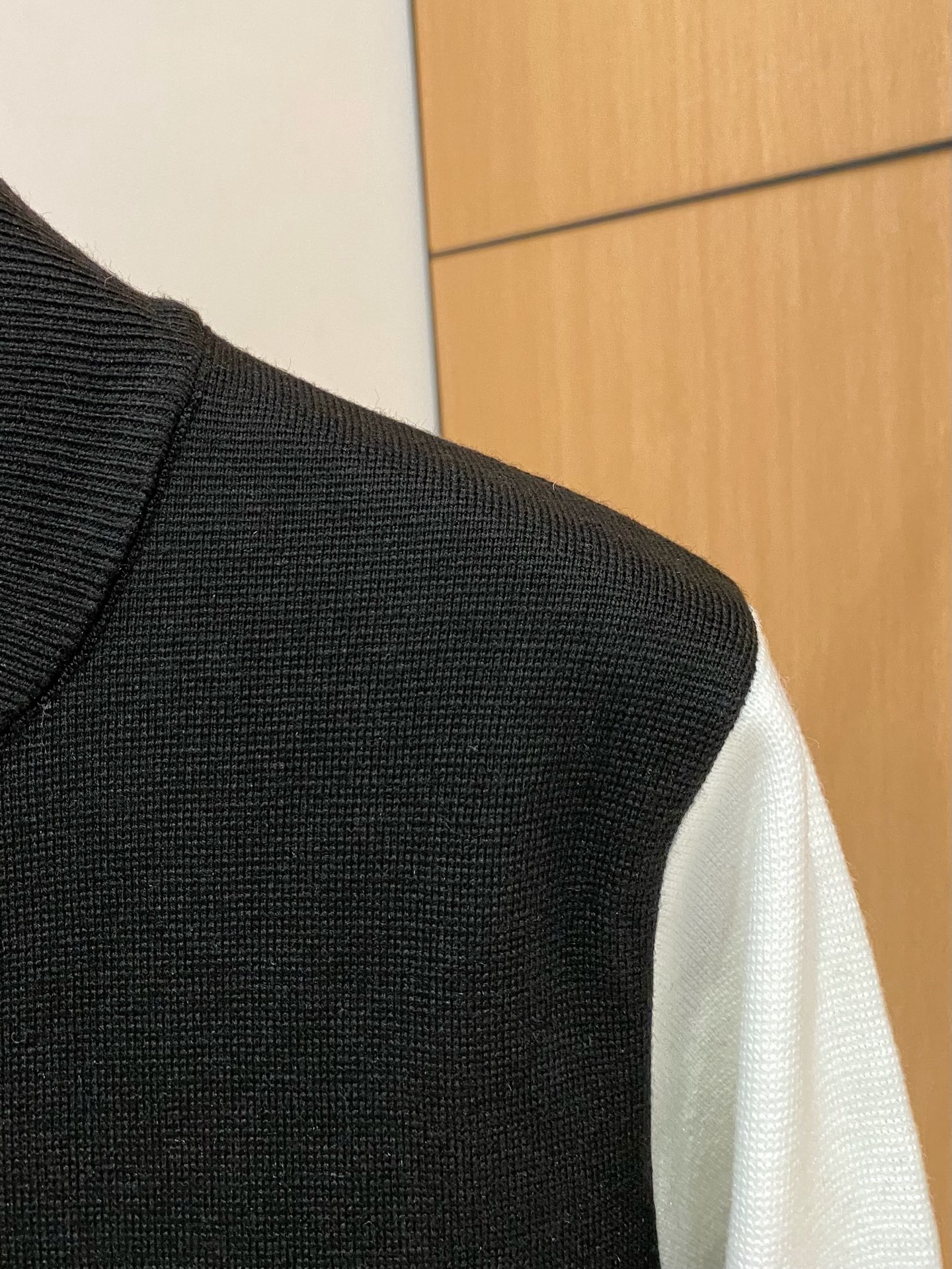 TB 25官网秋冬季最新款开衫毛衣，专柜同步在售爆款！特供羊毛混纺面料.手感舒适.可直接接触皮肤，log