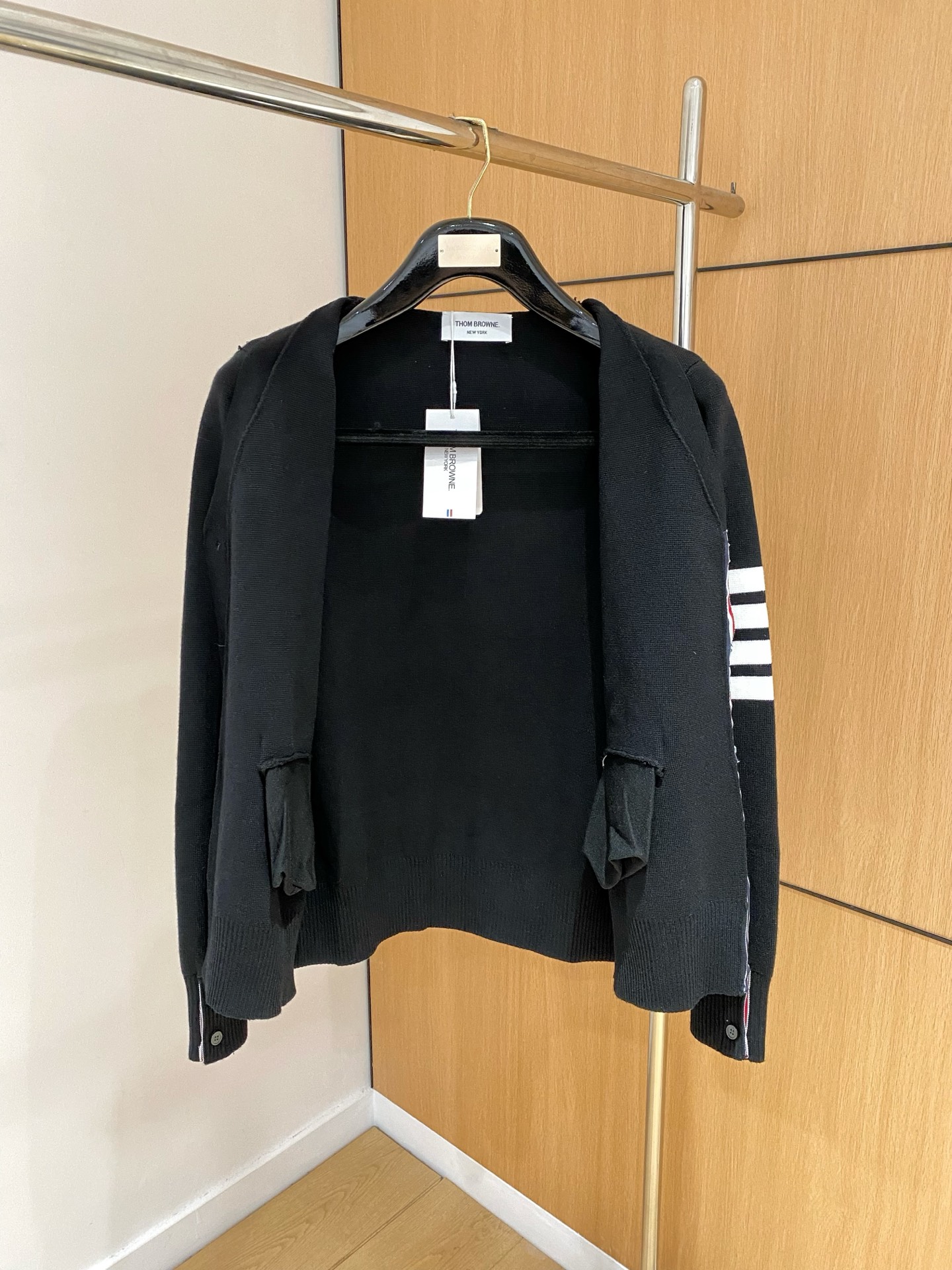 TB 25官网秋冬季最新款开衫毛衣，专柜同步在售爆款！特供羊毛混纺面料.手感舒适.可直接接触皮肤，log