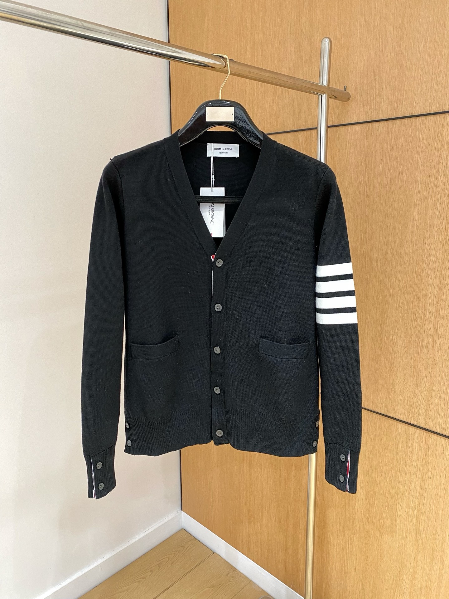 TB 25官网秋冬季最新款开衫毛衣，专柜同步在售爆款！特供羊毛混纺面料.手感舒适.可直接接触皮肤，log