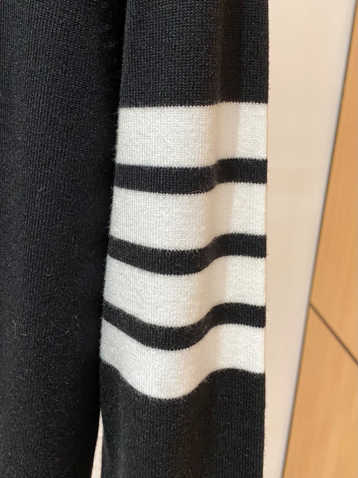 TB 25官网秋冬季最新款圆领毛衣，专柜同步在售爆款！特供羊毛混纺面料.手感舒适.可直接接触皮肤，log