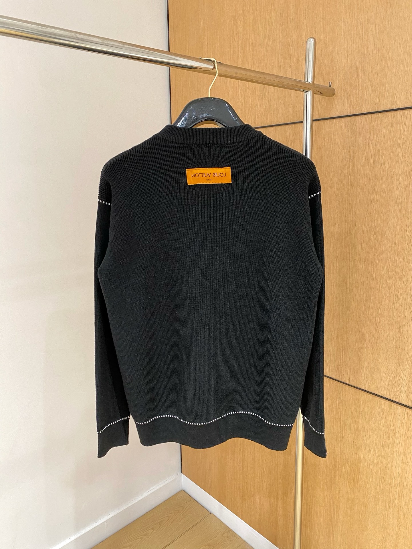 LV 毛衣 2025秋冬最新系列，专柜1:1顶级复刻，全品相！加厚款，潮人必备单品！懂货的老铁赶紧下手，