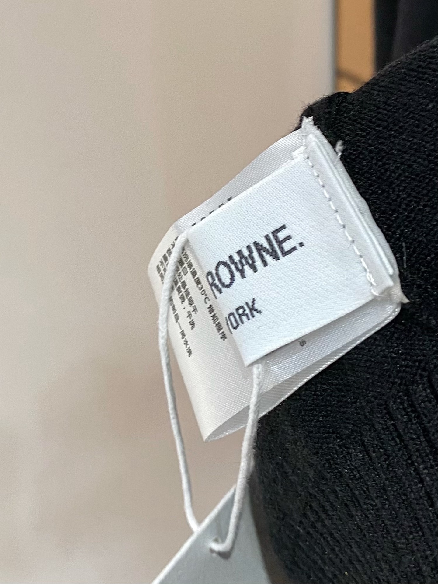 TB 2025秋冬新款高领毛衣 专柜同步 采用羊毛+天丝，时尚经典本色提花logo针织 秋冬必备款精致简