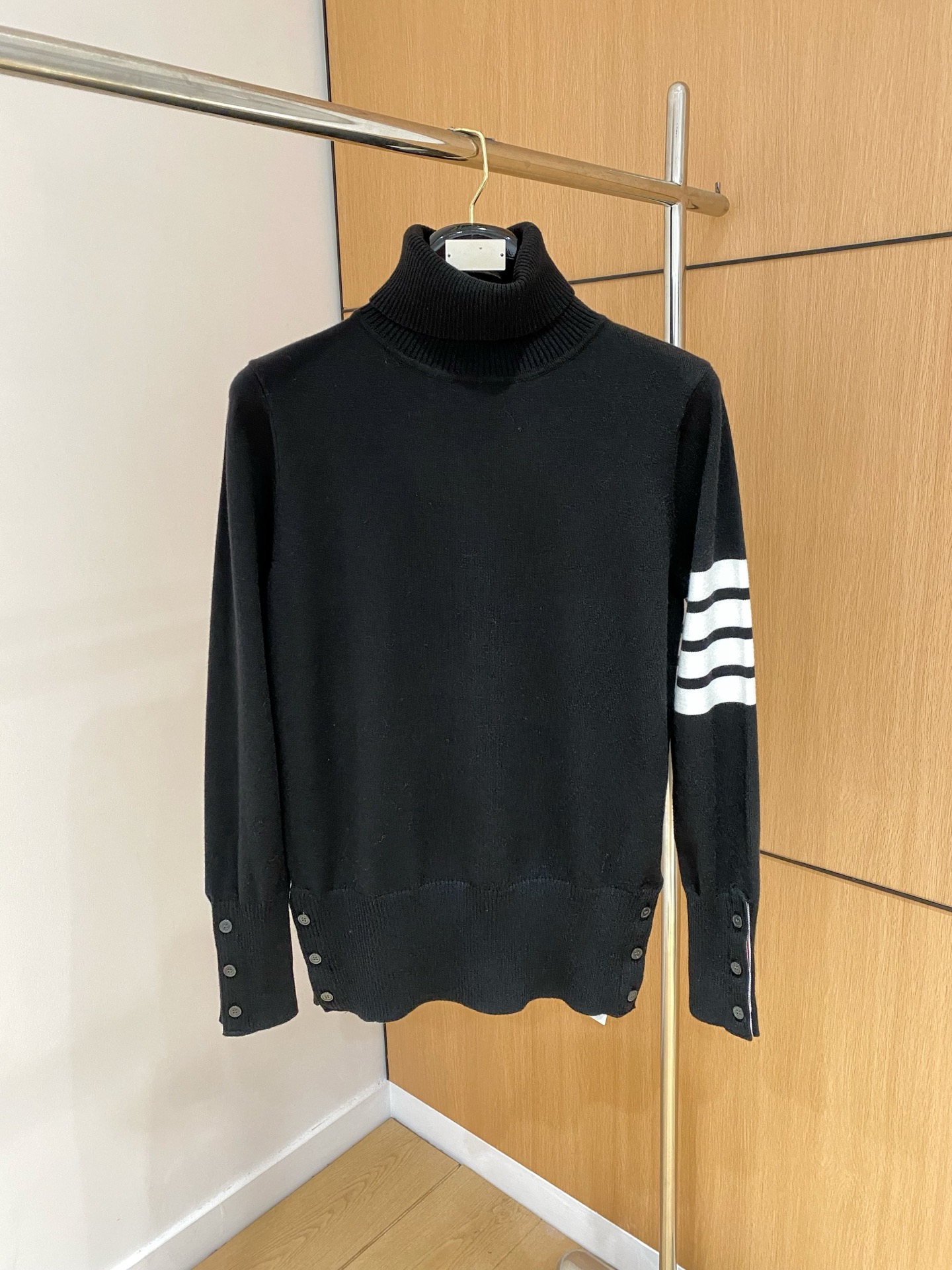 TB 2025秋冬新款高领毛衣 专柜同步 采用羊毛+天丝，时尚经典本色提花logo针织 秋冬必备款精致简