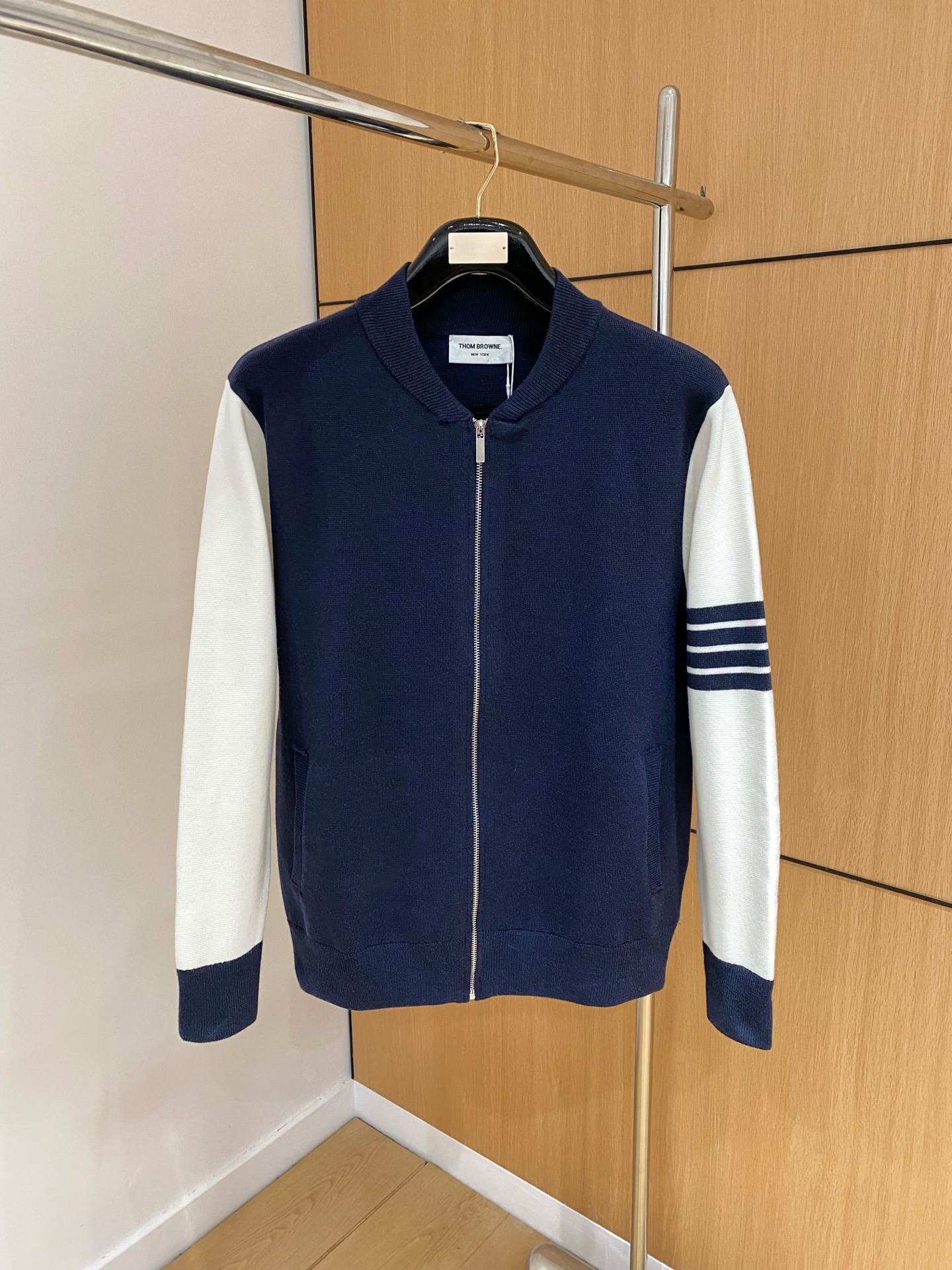 TB 25官网秋冬季最新款开衫毛衣，专柜同步在售爆款！特供羊毛混纺面料.手感舒适.可直接接触皮肤，log