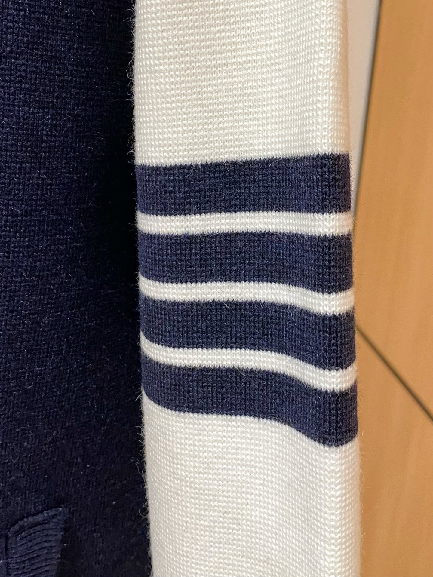 TB 25官网秋冬季最新款开衫毛衣，专柜同步在售爆款！特供羊毛混纺面料.手感舒适.可直接接触皮肤，log