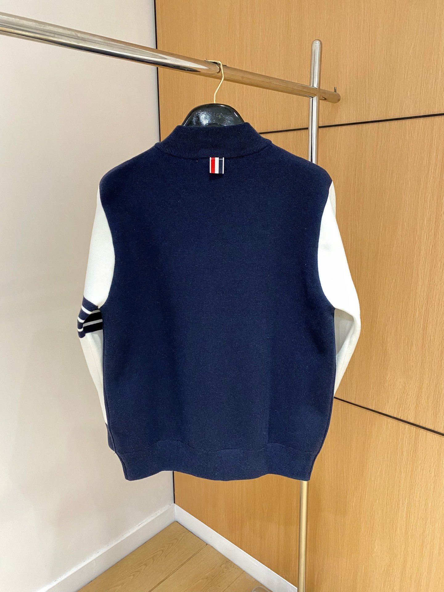 TB 25官网秋冬季最新款开衫毛衣，专柜同步在售爆款！特供羊毛混纺面料.手感舒适.可直接接触皮肤，log