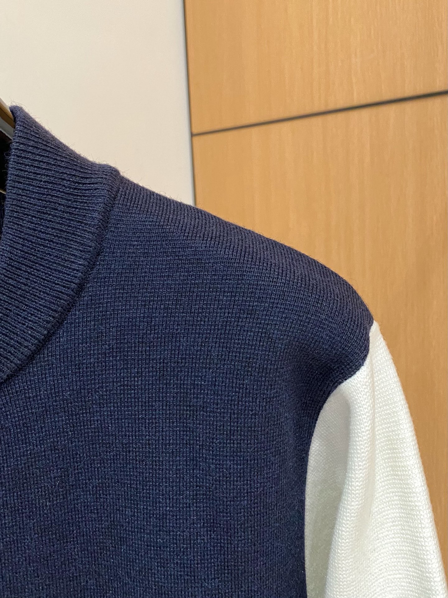 TB 25官网秋冬季最新款开衫毛衣，专柜同步在售爆款！特供羊毛混纺面料.手感舒适.可直接接触皮肤，log