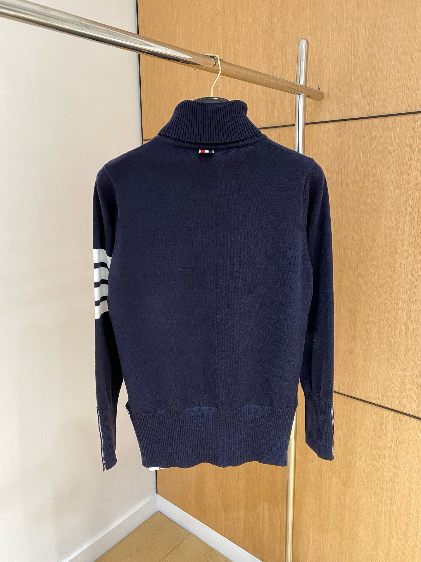 TB 2025秋冬新款高领毛衣 专柜同步 采用羊毛+天丝，时尚经典本色提花logo针织 秋冬必备款精致简