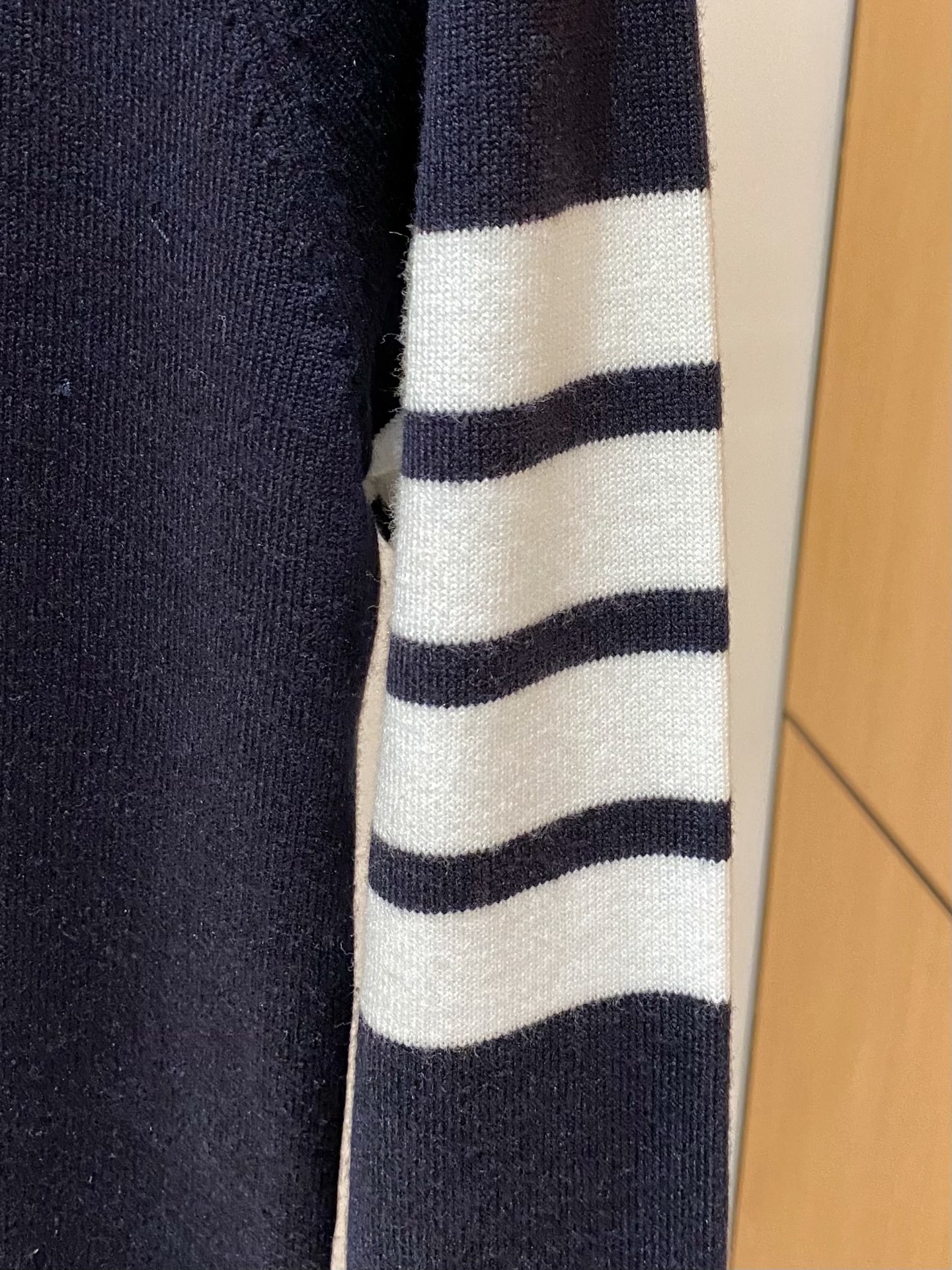 TB 2025秋冬新款高领毛衣 专柜同步 采用羊毛+天丝，时尚经典本色提花logo针织 秋冬必备款精致简