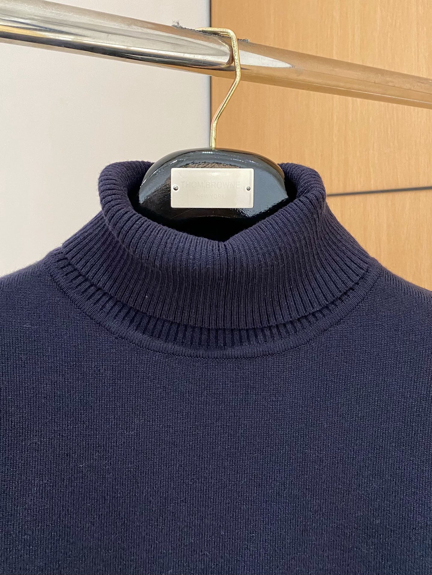 TB 2025秋冬新款高领毛衣 专柜同步 采用羊毛+天丝，时尚经典本色提花logo针织 秋冬必备款精致简