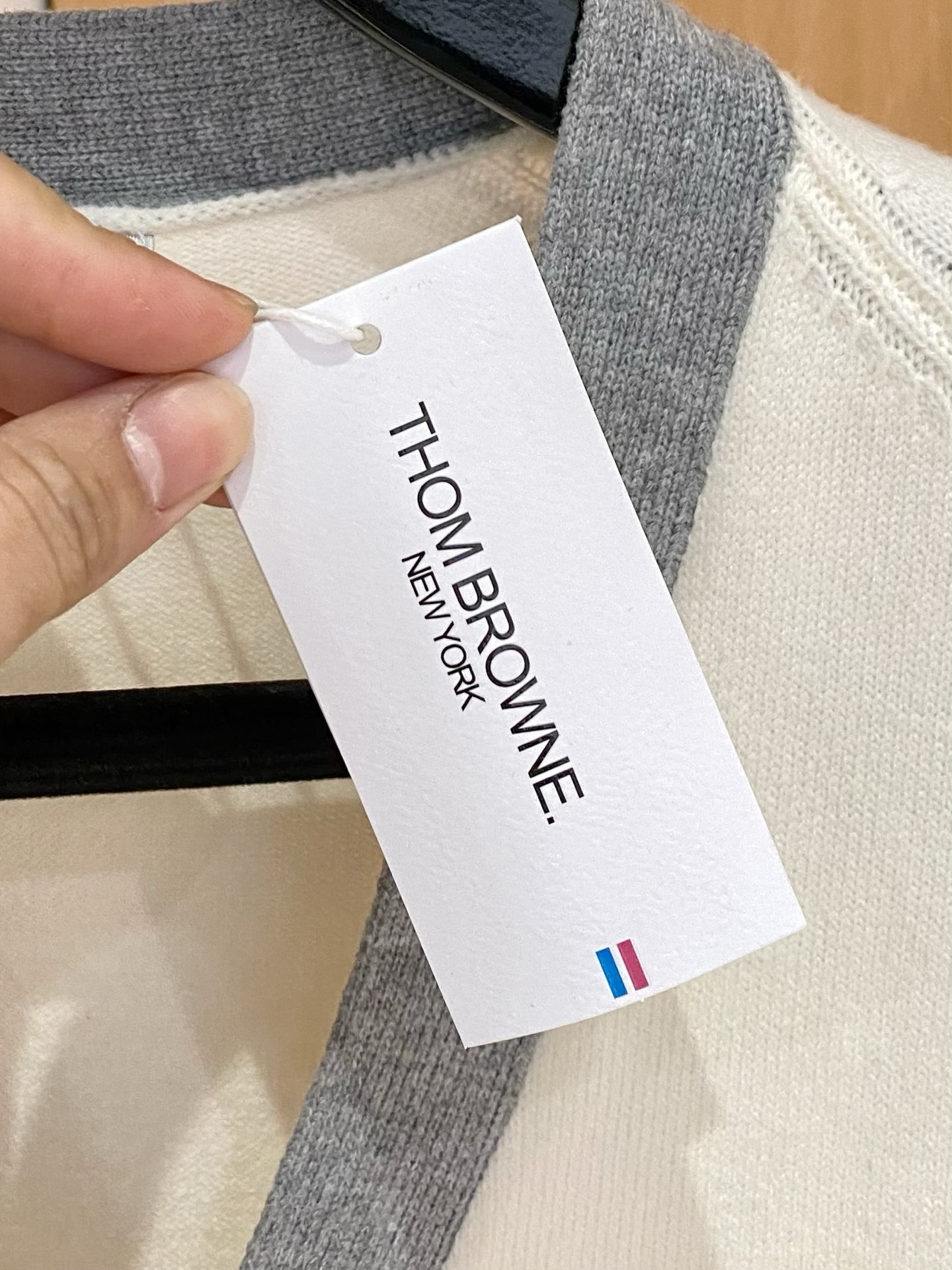 TB 25官网秋冬季最新款开衫毛衣，专柜同步在售爆款！特供羊毛混纺面料.手感舒适.可直接接触皮肤，log