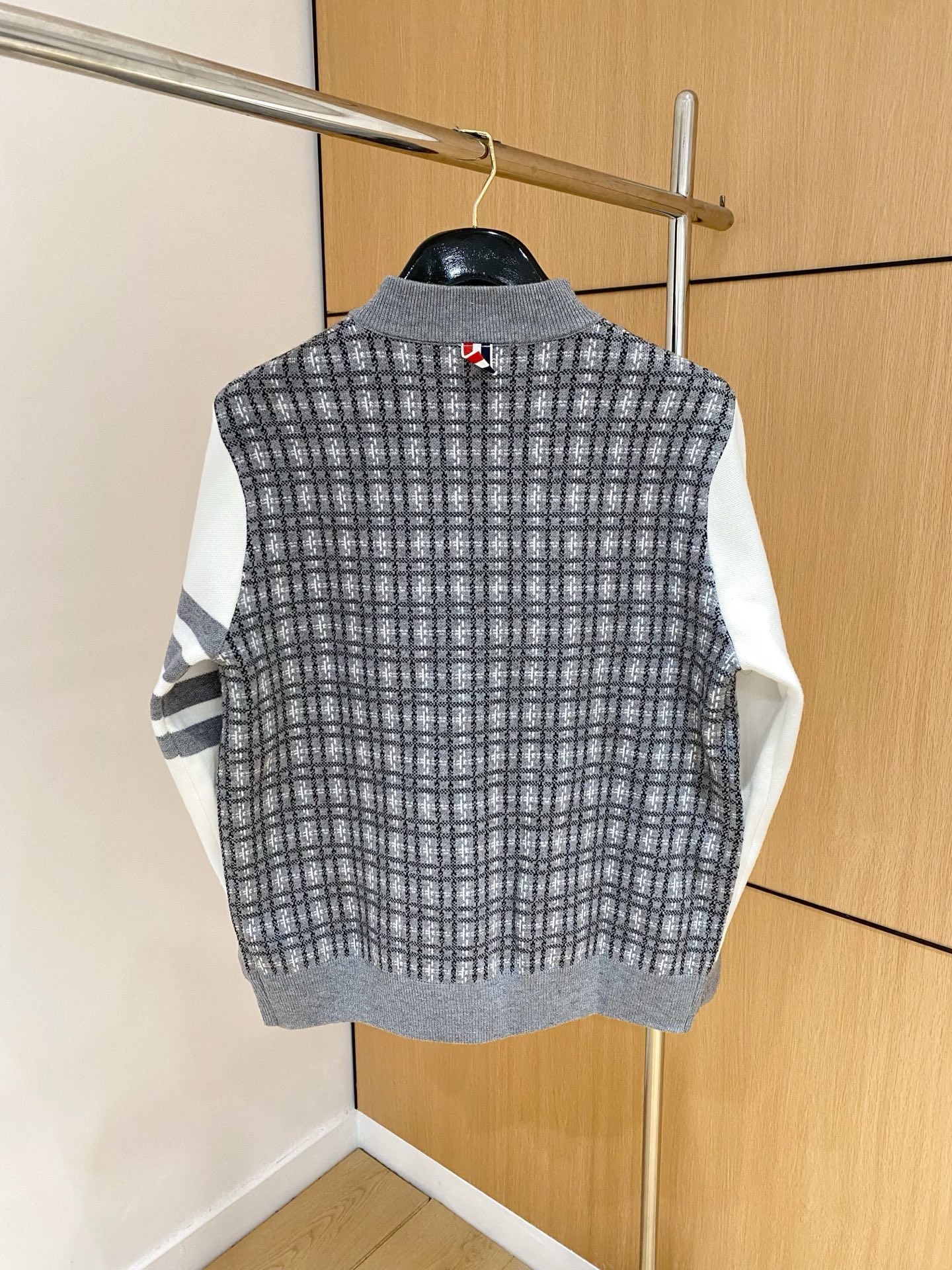 TB 25官网秋冬季最新款开衫毛衣，专柜同步在售爆款！特供羊毛混纺面料.手感舒适.可直接接触皮肤，log