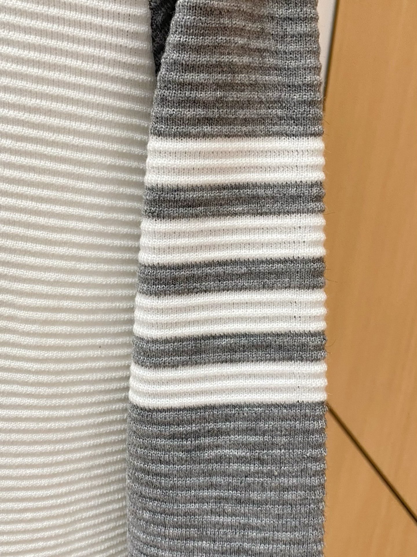 TB 25官网秋冬季最新款圆领毛衣，专柜同步在售爆款！特供羊毛混纺面料.手感舒适.可直接接触皮肤，log