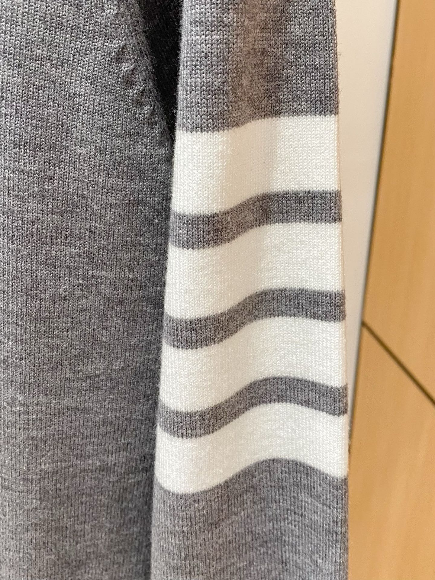 TB 25官网秋冬季最新款圆领毛衣，专柜同步在售爆款！特供羊毛混纺面料.手感舒适.可直接接触皮肤，log