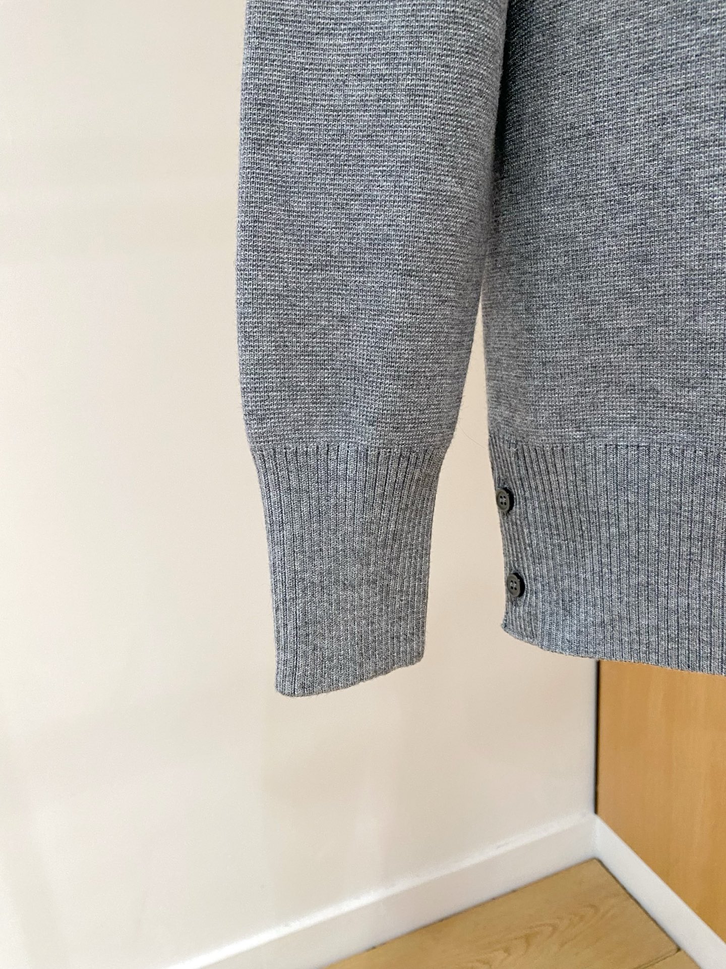 TB 25官网秋冬季最新款圆领毛衣，专柜同步在售爆款！特供羊毛混纺面料.手感舒适.可直接接触皮肤，log