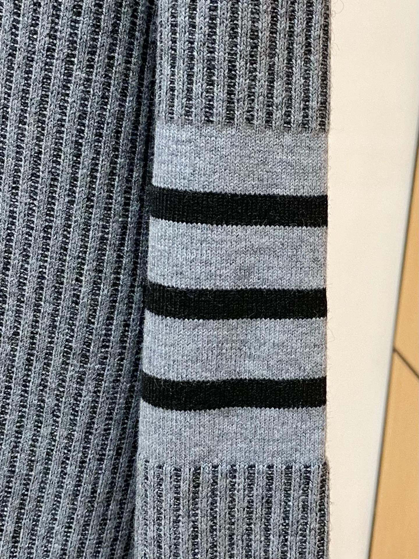 TB 25官网秋冬季最新款圆领毛衣，专柜同步在售爆款！特供羊毛混纺面料.手感舒适.可直接接触皮肤，log