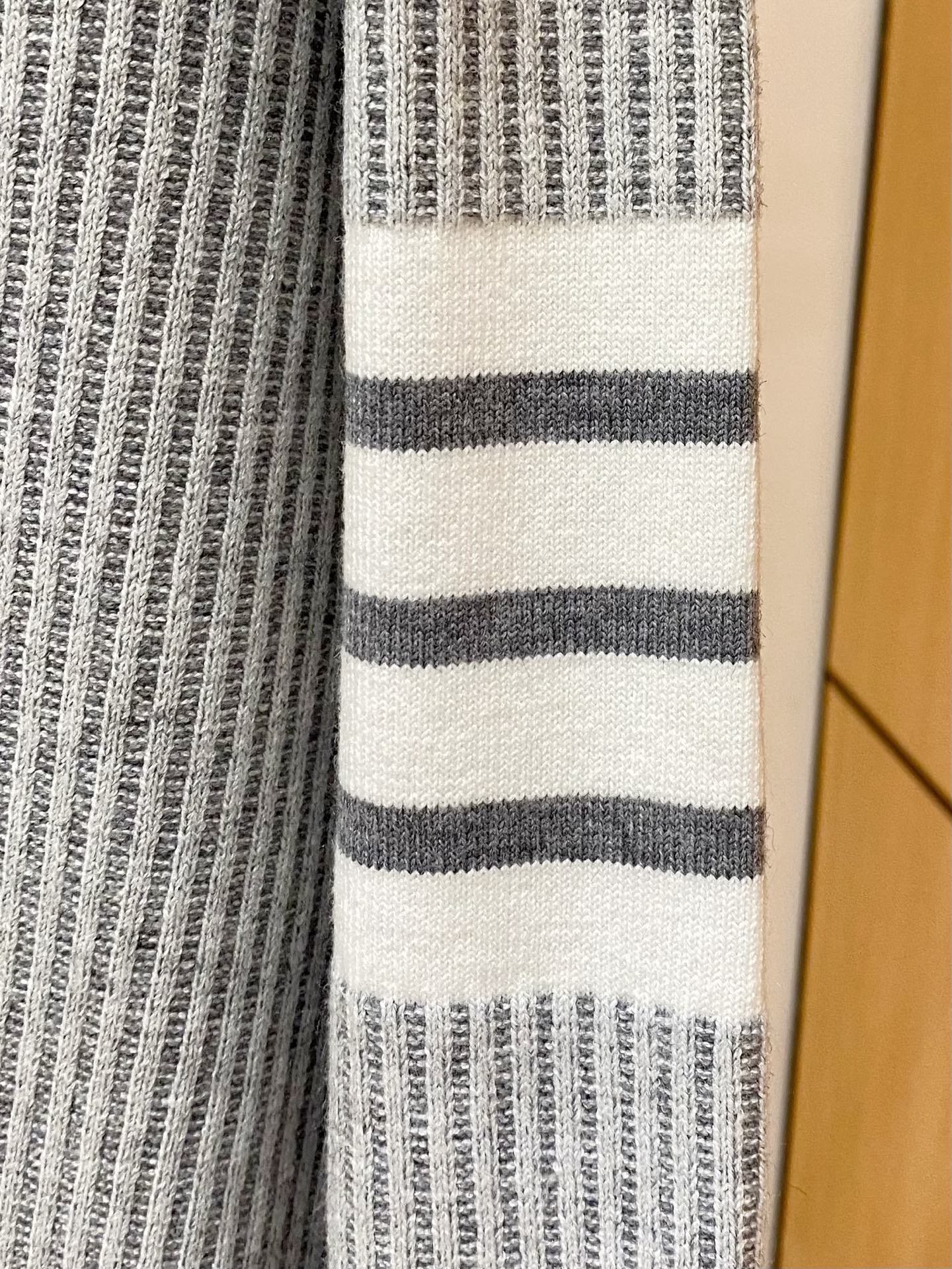 TB 25官网秋冬季最新款圆领毛衣，专柜同步在售爆款！特供羊毛混纺面料.手感舒适.可直接接触皮肤，log