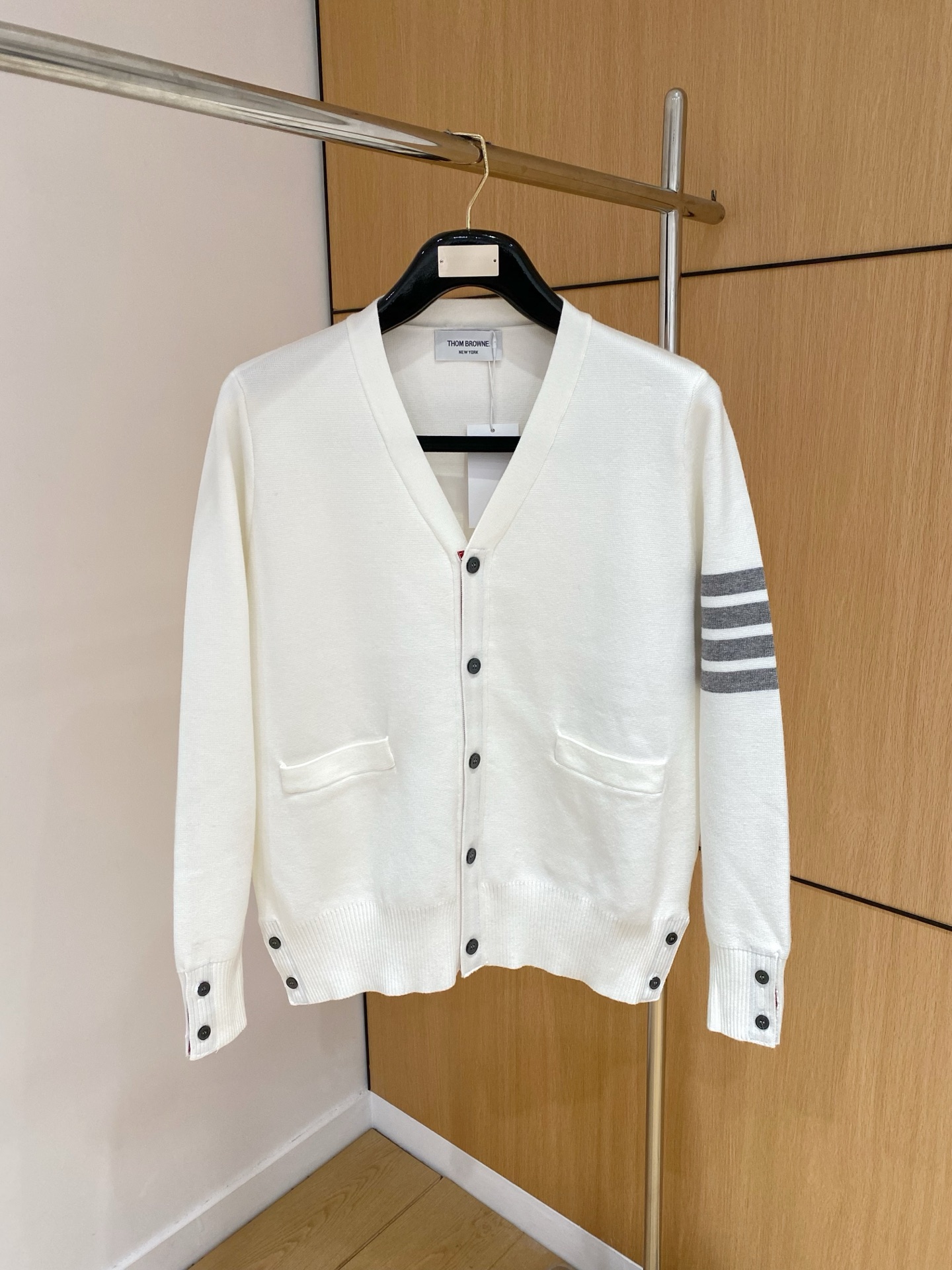 TB 25官网秋冬季最新款开衫毛衣，专柜同步在售爆款！特供羊毛混纺面料.手感舒适.可直接接触皮肤，log