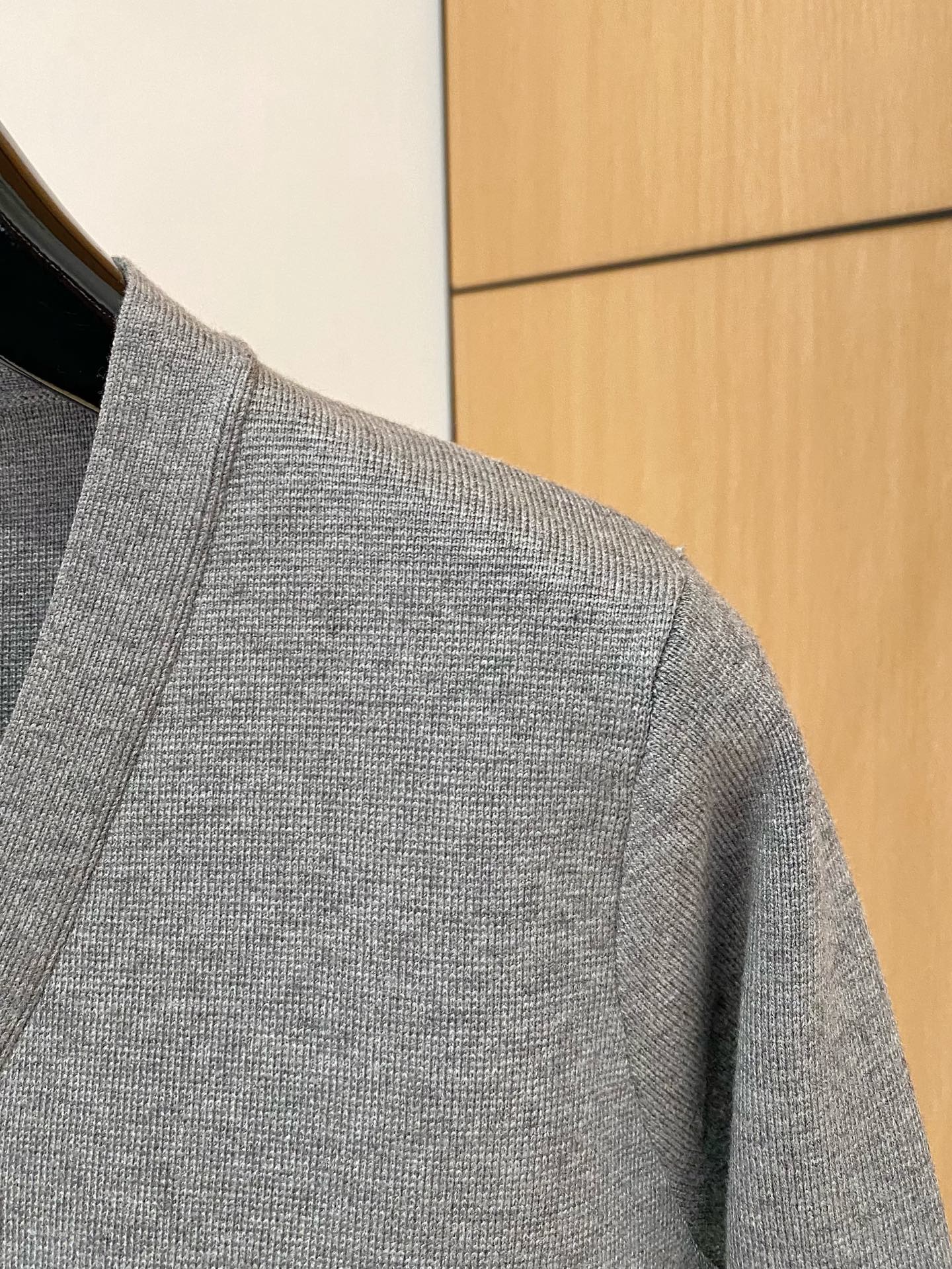 TB 25官网秋冬季最新款开衫毛衣，专柜同步在售爆款！特供羊毛混纺面料.手感舒适.可直接接触皮肤，log