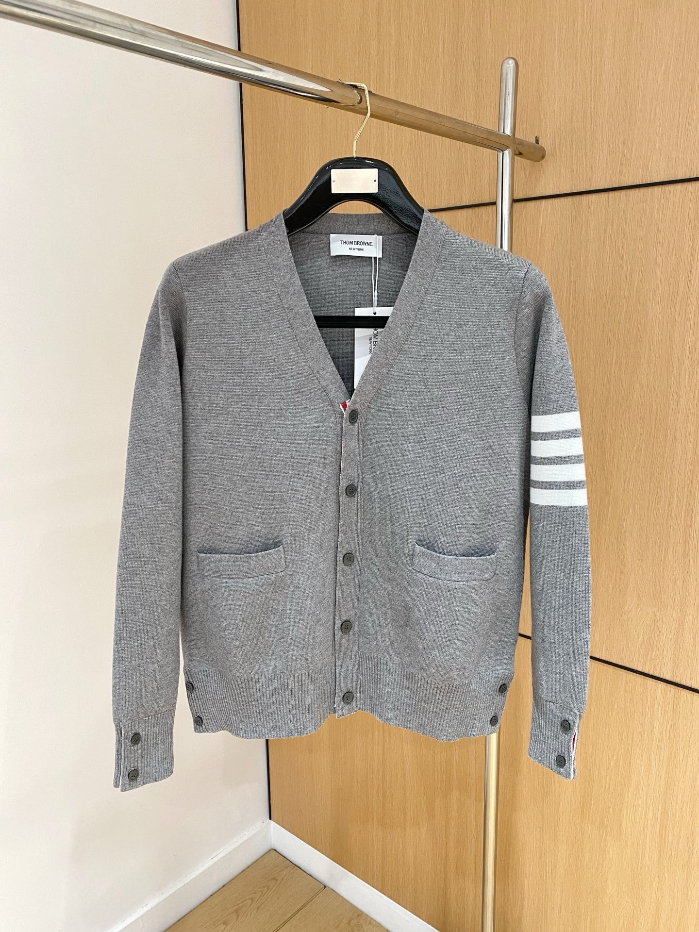 TB 25官网秋冬季最新款开衫毛衣，专柜同步在售爆款！特供羊毛混纺面料.手感舒适.可直接接触皮肤，log