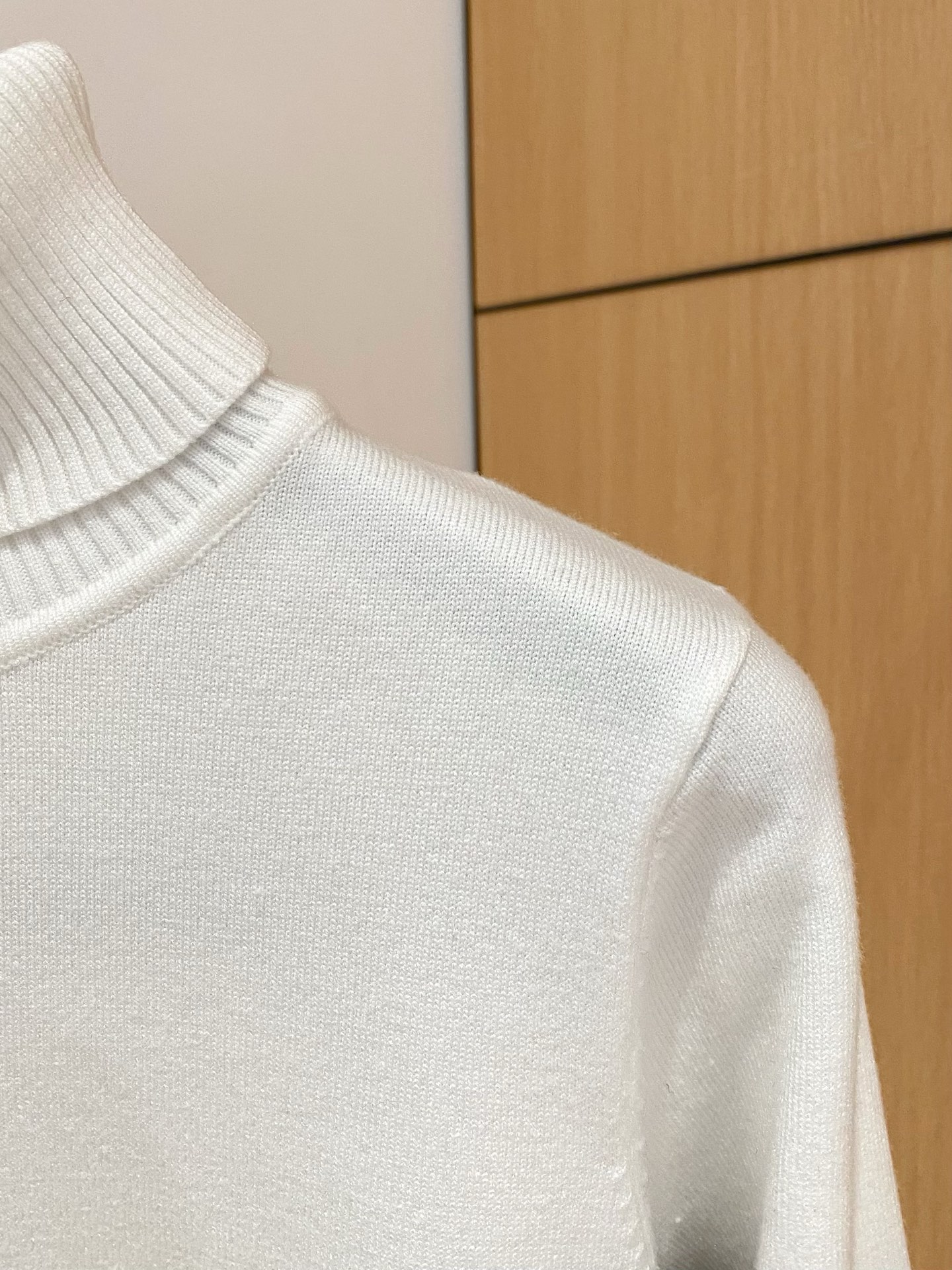 TB 2025秋冬新款高领毛衣 专柜同步 采用羊毛+天丝，时尚经典本色提花logo针织 秋冬必备款精致简