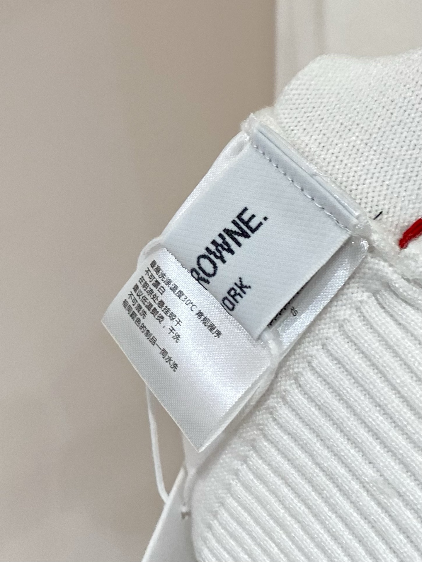 TB 2025秋冬新款高领毛衣 专柜同步 采用羊毛+天丝，时尚经典本色提花logo针织 秋冬必备款精致简